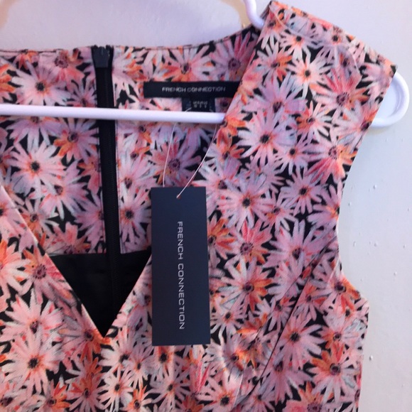NWT French Connection dress. Size 6. - Picture 4 of 6